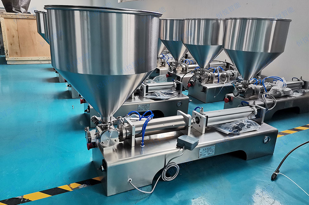 全自动液体辣椒油包装机 全自动液体辣椒油包装机